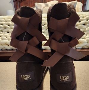 SOLD.        Brand new Ugg Brown suede low boot, never worn, Great gift! Size 9